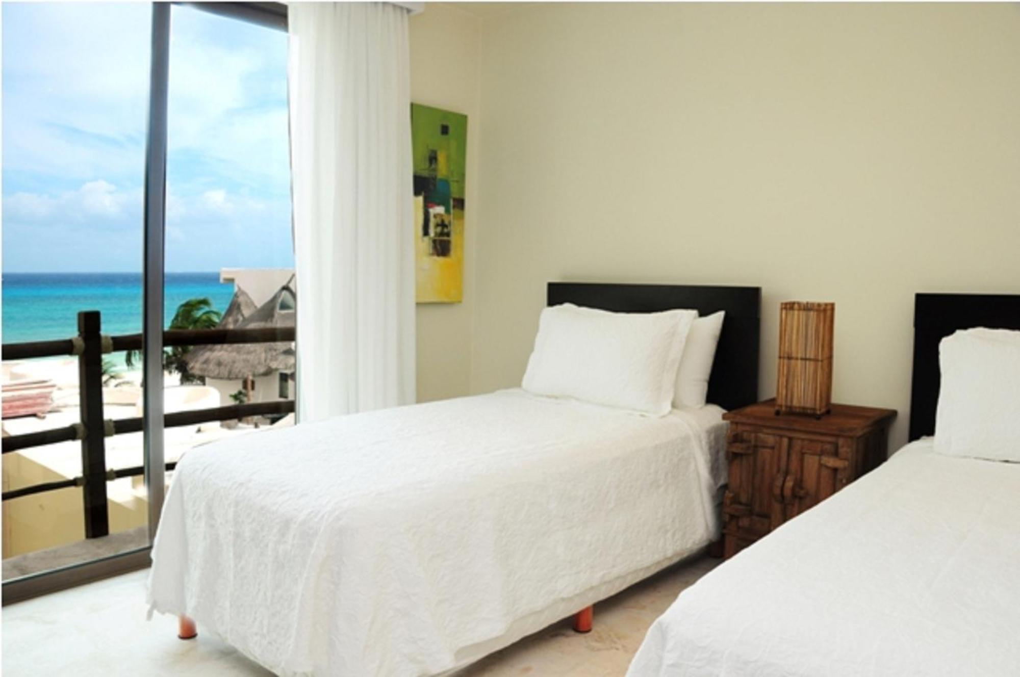 El Taj Oceanfront And Beachside Condo Hotel Playa del Carmen Oda fotoğraf